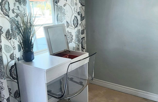 The New Star Motel with Studio-Kitchens: 1950s Extended-Stay Lodging and Retreat Center - Photo 52