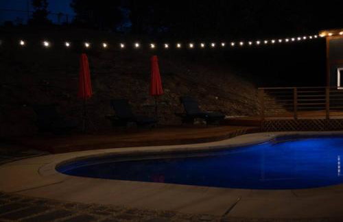 Pool! Quite, Private, remodeled home on the hill - Foto 6