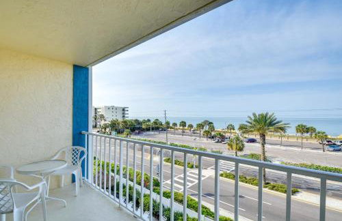 Walk to Madeira Beach Coastal Condo with Balcony - Photo 18