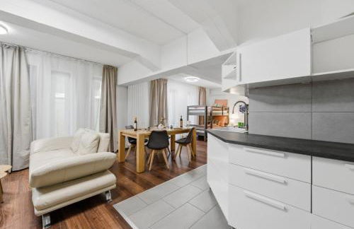 Yello Homes - Tiny Loft - 4 Personen - Flughafen - Foto 21