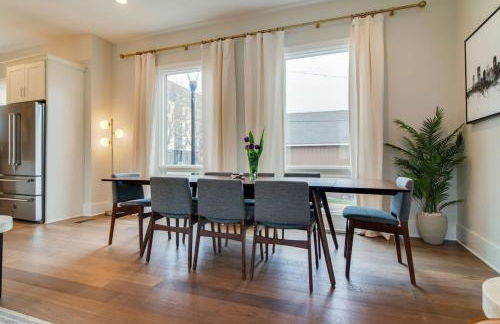 7BR Retreat, Rooftops, Garages, Walkable to Faves 5 Mins to Nissan Stadium, Less than 10 Mins to Broadway, 24 Hr Hospitality, Great for Groups - Foto 24