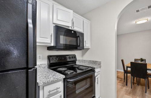 Comfy stay with patio and laundry near Atlanta - Foto 11