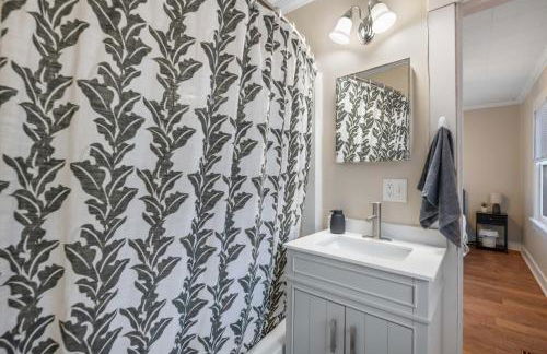 Charming 2 bed 1 bath home near College Hill - Foto 33