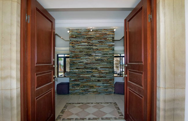 Incredible Large Villa In Paphos Sleeps 14 Children Pool, Jacuzzi, Huge Garden - Foto 57