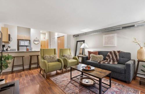 Sleeps 4! 2BR, Gym, Paid Parking, Close to Major Attractions - Foto 40