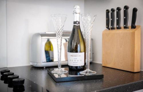 Coastal Escape with Balcony & River Dart Views - Foto 39