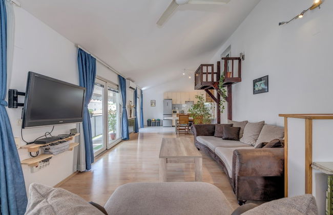 Spacious Apartment w Three Balconies and Parking - Foto 19