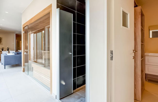 Modern Holiday Home in Avelgem with Sauna & Hot Tub - Foto 18