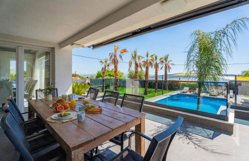 Seaview Villa Stanka with Pool and attached Jacuzzi - Photo 11