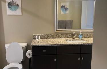 Spacious 2 Bedroom 2 Bathroom Apartment with Balcony in Uptown Charlotte! City Views & Free Parking! - Foto 13