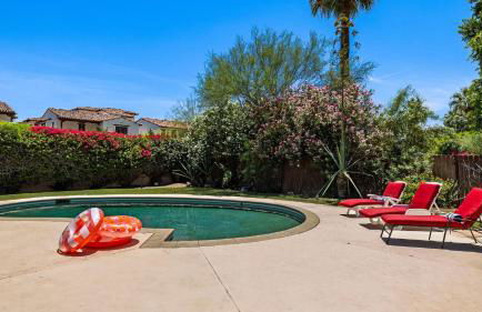 Dandelion by Avantstay Pool, 0.2mi to Downtown! - Foto 8