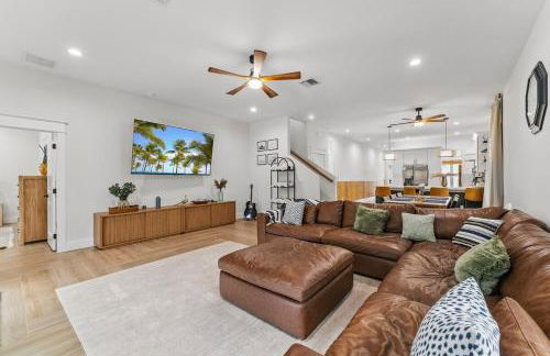 Peacock Palace Brand New Heated and Chilled Pool Golf Gym - Foto 42