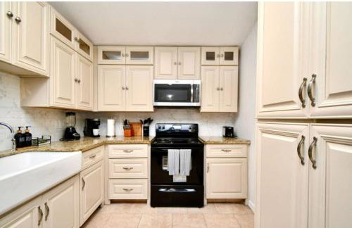 Cozy Cute Home 2BD and 1BR - Photo 19