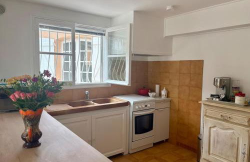 Charmant T2 avec terrasse, piscine et jardin - Foto 3