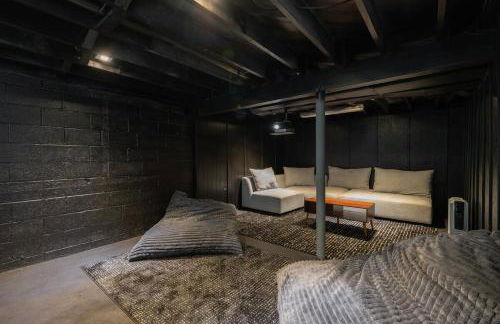 Charming Entire Home,18m to Manhattan, Home Theater - Foto 9