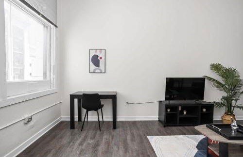 BOLD 2BR 2BA In The Block Apartment by CozySuites - Foto 4