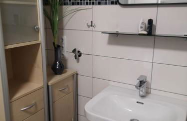 Ferienwohnung "Zur kleinen Auszeit" Stufenloser Zugang, Parkplatz an der Wohnung - Foto 8