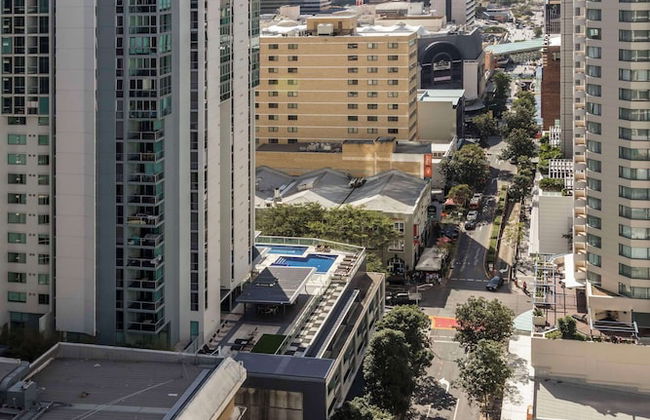 Oaks Brisbane River City Suites - Photo 61