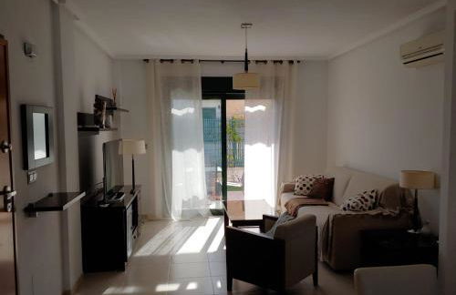 Three-bedroom holiday villa with magnificent pool next to the sea and golf courses - Photo 9