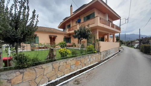 The Lake House'' -Trichonida Lake - Foto 1