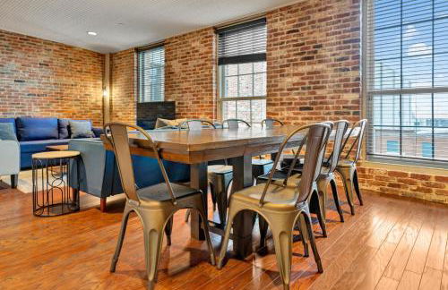 Ideal Spot Near 4th Street Live & Local Dining - Foto 14