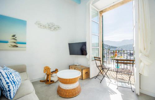 Marina 48 Seafront Apartment - Photo 2