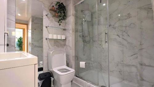 Spacious 2-Bedroom Apt in Heart of City Centre - Foto 3