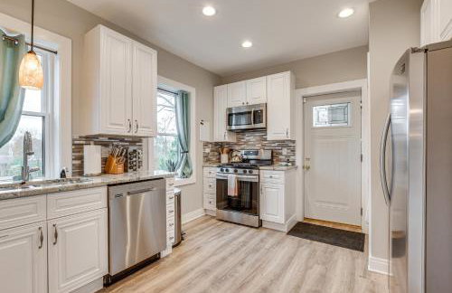 Family Apartment with Deck and Yard Near Northwestern - Foto 14