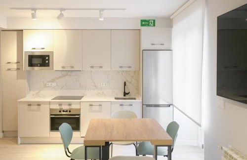 APARTAMENTOS LA FLORA BURGOS todos con aire acondicionado y ascensor - Foto 10