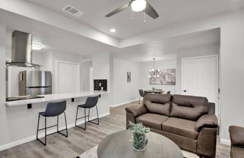 Peppercorn Orange - Locally Run! - Photo 7