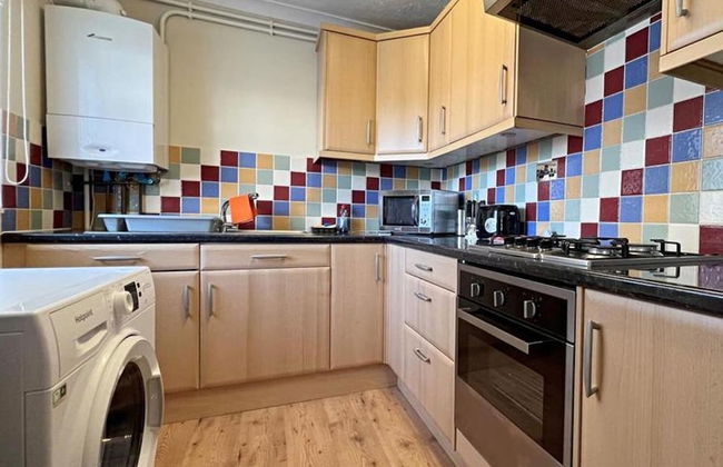 1 Bed Apartment, Sleeps 2, Free Parking, Tv - Photo 1