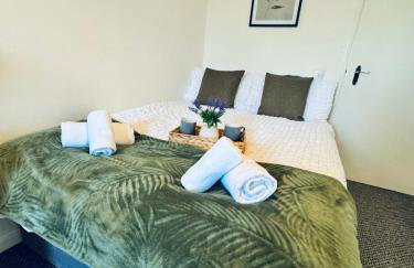 The Georgian Townhouse - 4 Bedrooms - Sleeps 9 - Photo 17