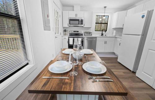 8 Minutes to UNC - Outdoor Deck - Washer and Dryer - Foto 10