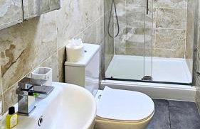 Stylish 1BR Executive Bury Stay with Kitchen and WiFi - Foto 11