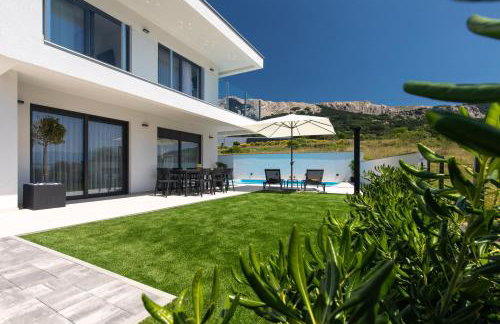 Villa Supernus II with Heated Pool - Photo 11