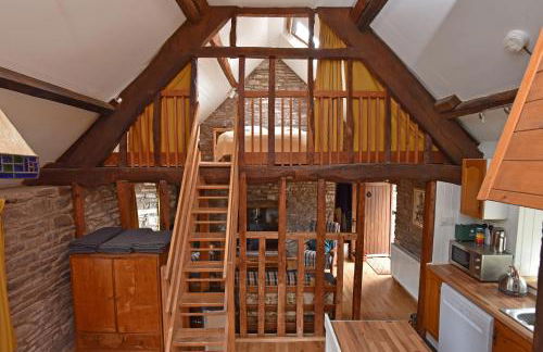 The Hayloft at Cwmffrwd Farm - Photo 6