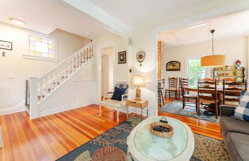 Historic Home and Cottage with Seaport View - Foto 24