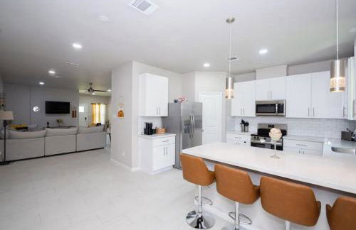 3BR 2 & half Bath Townhouse Modern Spacious Retreat Near Lake Conroe! - Foto 6