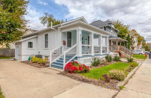 3 Bedroom Greek Revival Cottage Walk to Big House - Foto 21