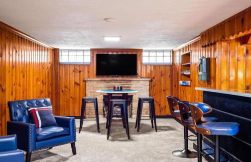 4 Bedroom Pool and Hot Tub Home Near Cleveland - Foto 67