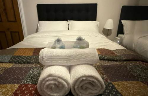 Large Luxury 4 bedroom home with parking - Foto 40