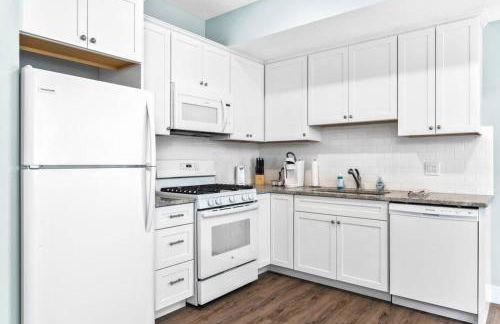 Private Hot Tub The Roost 16 Patio 2BR Downtown - Foto 6