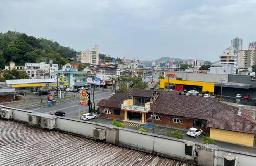 Estúdio Maravilhoso no Centro de Blumenau a 8min a Pé da Vila Germânica Oktoberfest - Foto 19