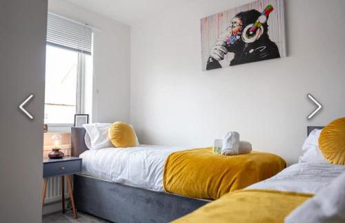 Flamingo Short Lets 4 Bed 4 Bath House Neath Hill - Foto 10