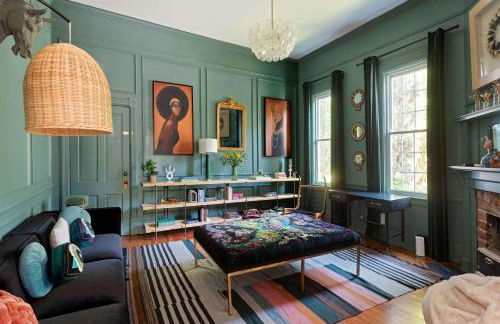 Grand Damn - Photo 1