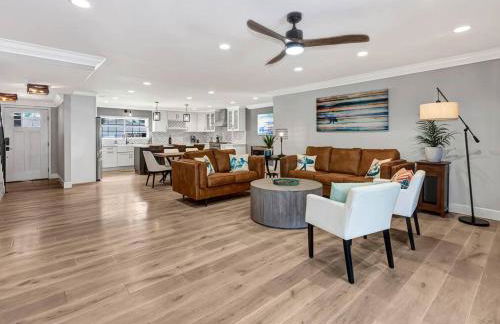 Huntington Beach, AC, Pool, Hot Tub, Detached Office, Close to Beach, Outside Entertaining Area - Photo 9