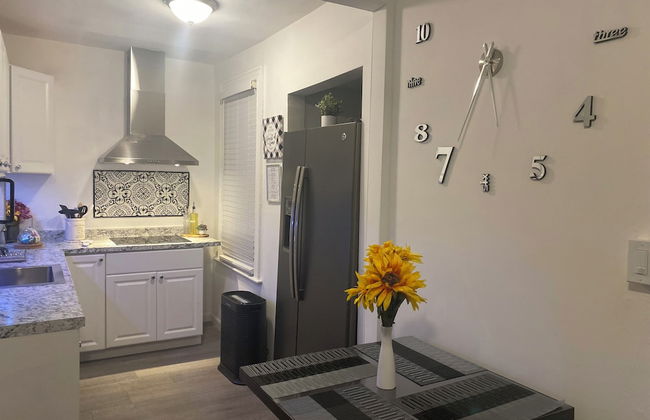 Modern Private Share Bedroom Bus stop to NYC - Foto 9