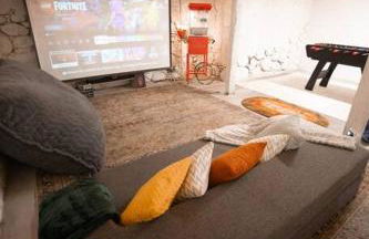 Reno's Biggest Little House - Cozy Home Theatre - Foto 2