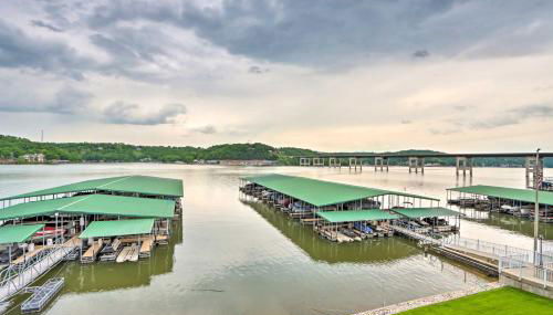 Unwind Poolside! Waterfront Ozarks Condo - Foto 2