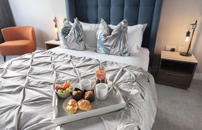 Elliot Oliver - Stunning 3 Bedroom Penthouse With Large Terrace And Parking - Photo 5